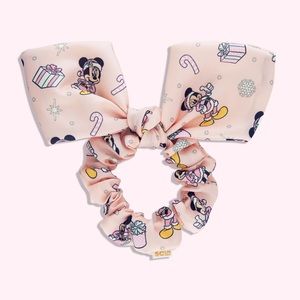 SCL Classic Our Favorite Carolers Scrunchie